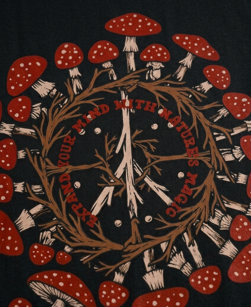 BLACK NATURES TRIP OVERSIZED TEE
