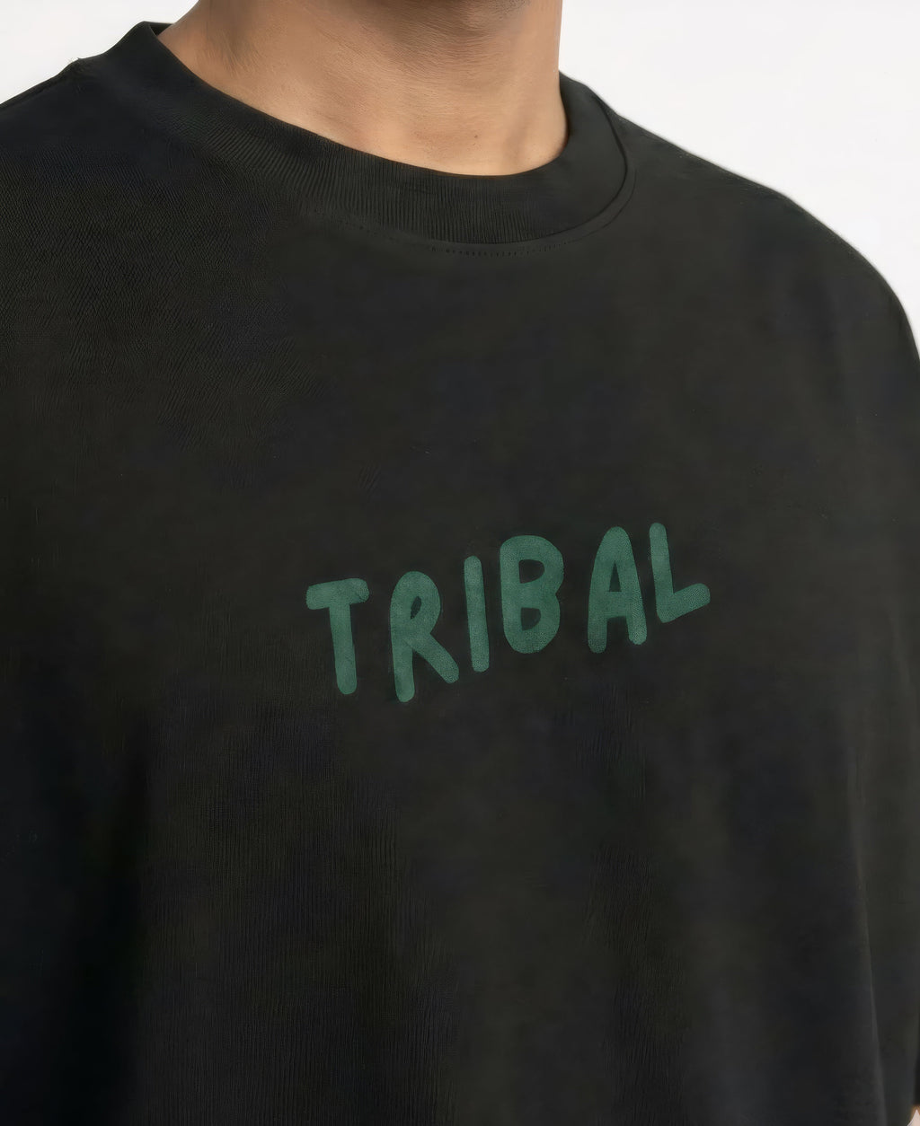 BLACK CARPET OVERSIZED TEE